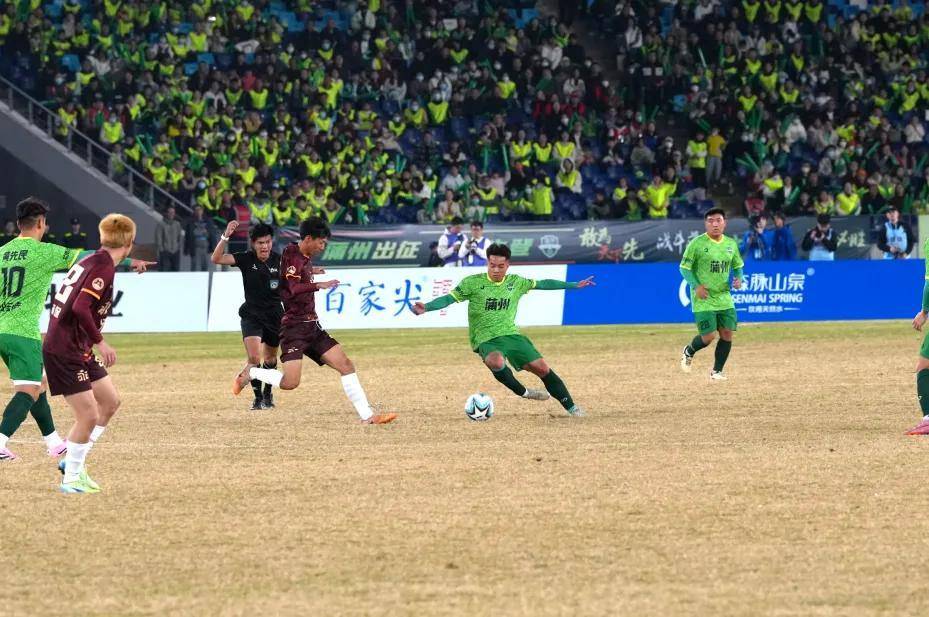 市委书记为草根联赛开球 足球梦为何在温州蓬勃发展？