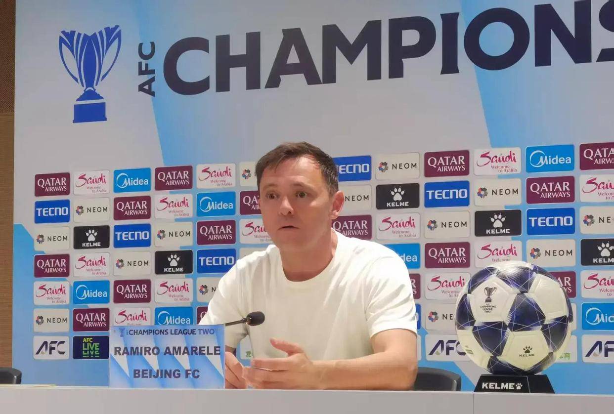 国安队2025赛季收官，球迷狂欢庆祝，老将含泪告别