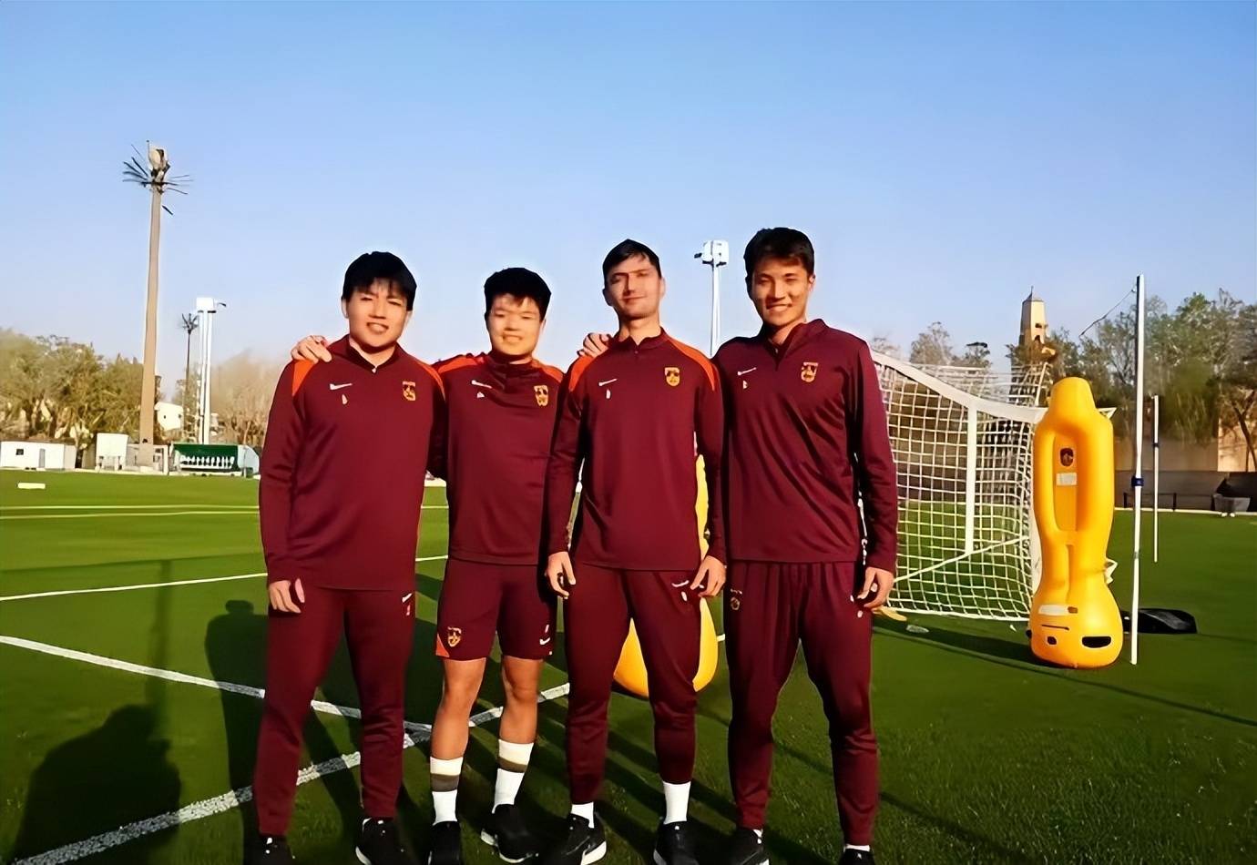 中国足球有希望了！中超冬窗大变天！本土年轻球员崛起，是机遇还是泡沫？