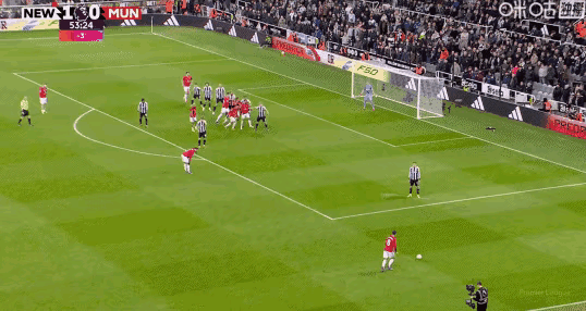 卡塞米罗头球破门，曼联1：2不敌10人纽卡斯尔